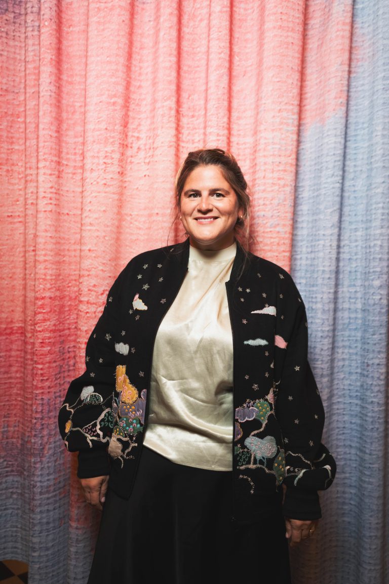  - Les dessins délicats de Jean Jullien illuminent le parfum Odéon de MEMO