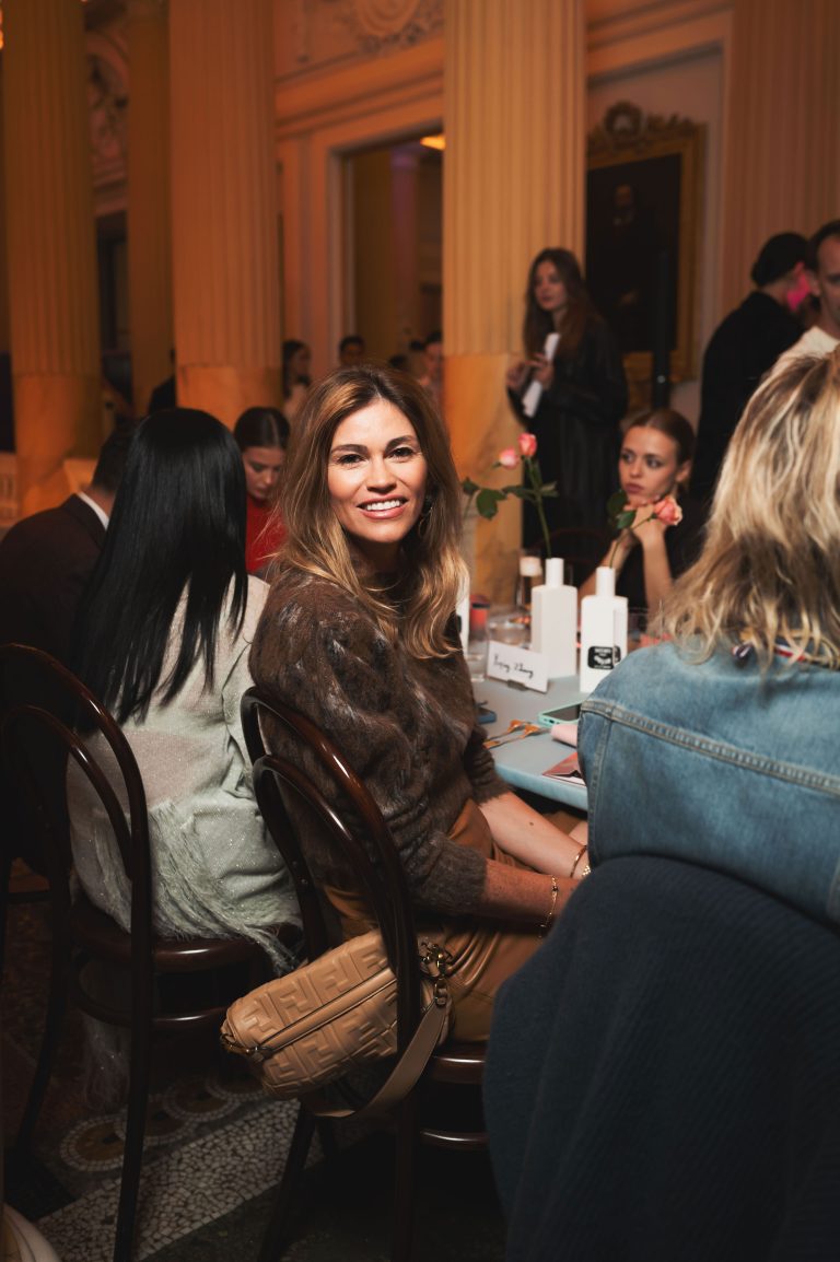  - Les dessins délicats de Jean Jullien illuminent le parfum Odéon de MEMO