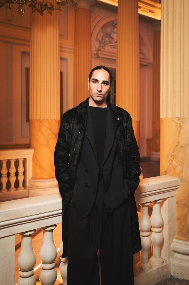  - Les dessins délicats de Jean Jullien illuminent le parfum Odéon de MEMO