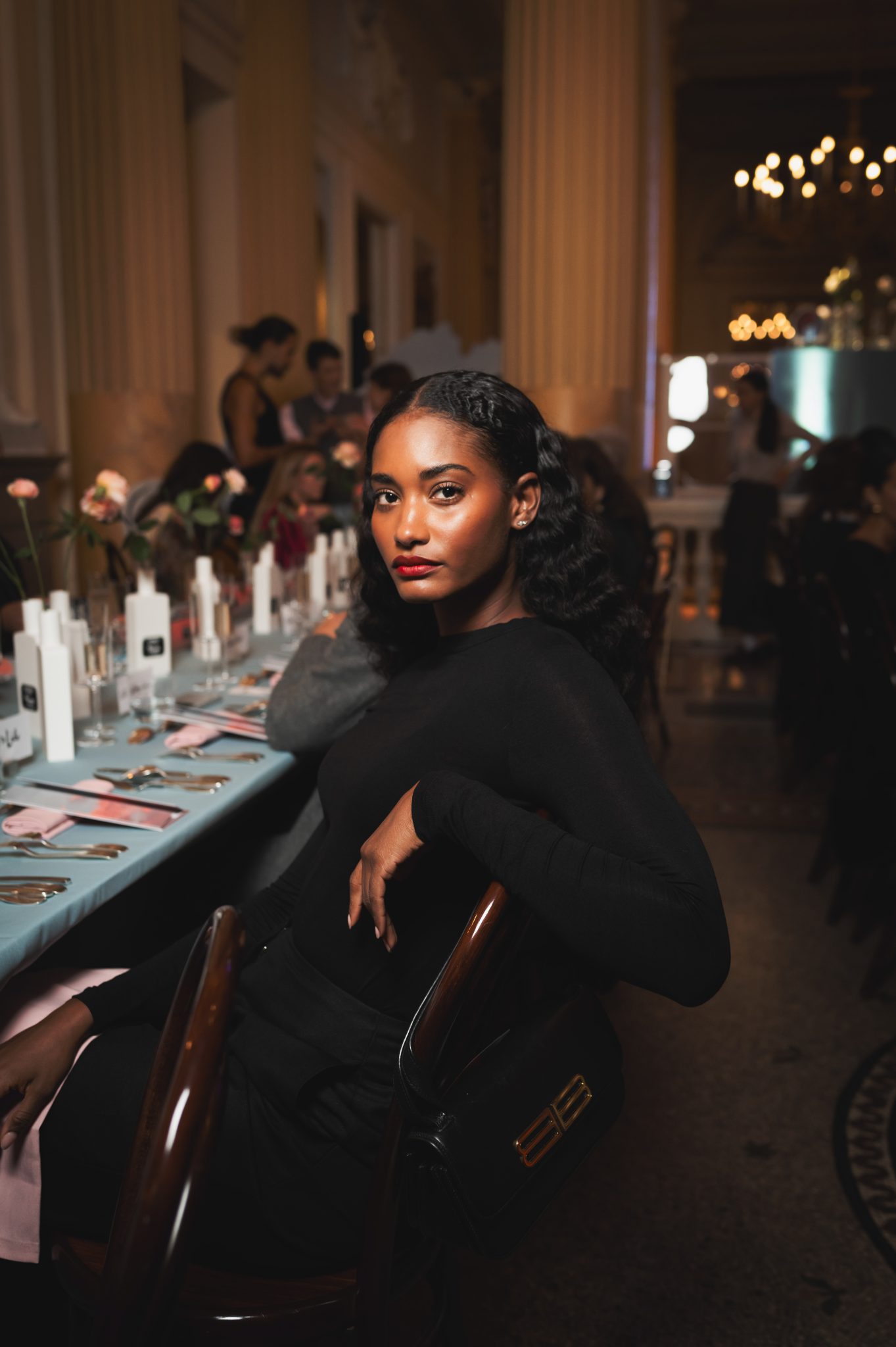  - Les dessins délicats de Jean Jullien illuminent le parfum Odéon de MEMO