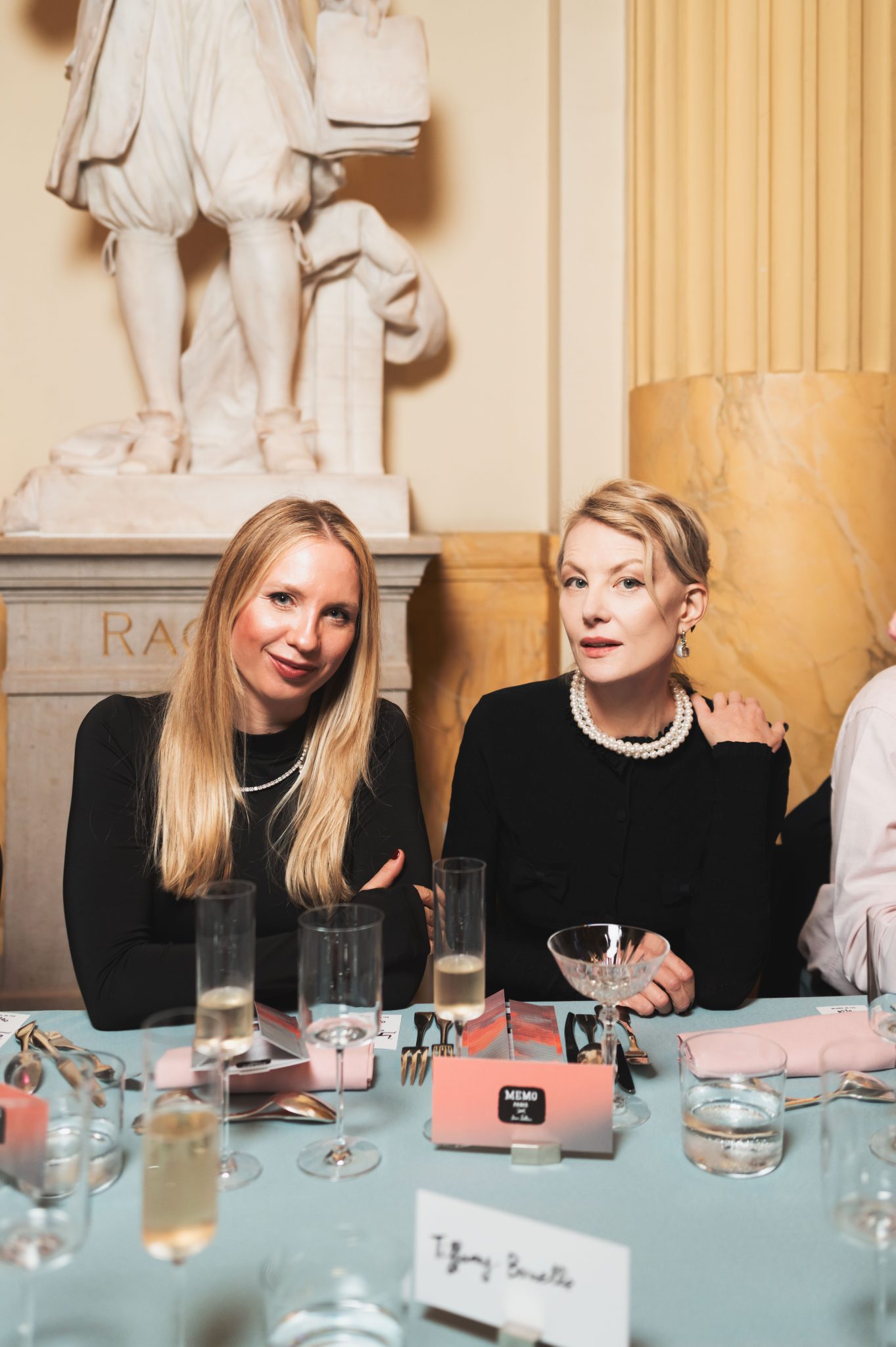  - Les dessins délicats de Jean Jullien illuminent le parfum Odéon de MEMO