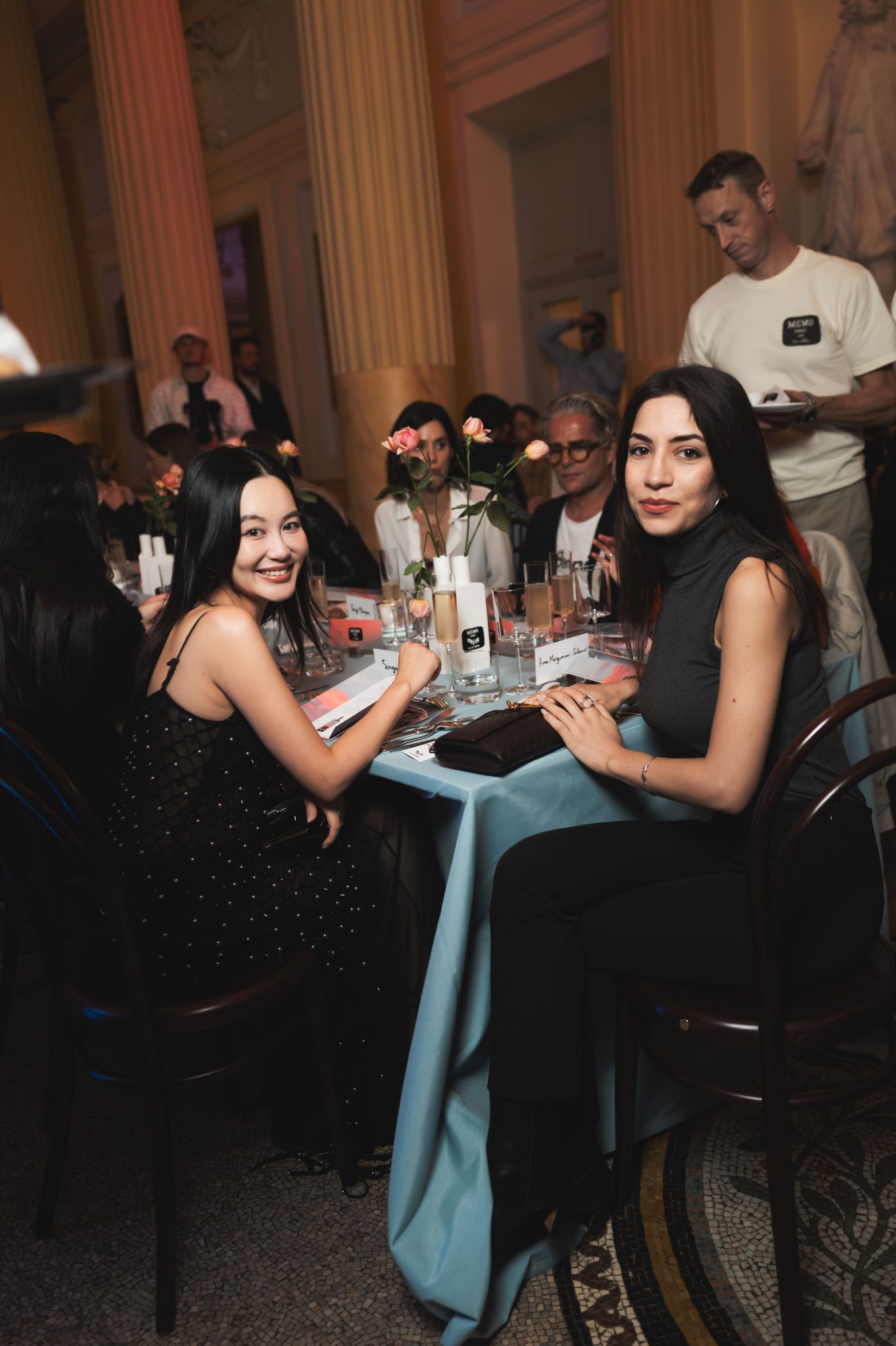  - Les dessins délicats de Jean Jullien illuminent le parfum Odéon de MEMO