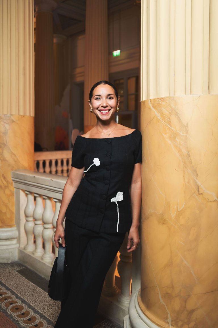  - Les dessins délicats de Jean Jullien illuminent le parfum Odéon de MEMO