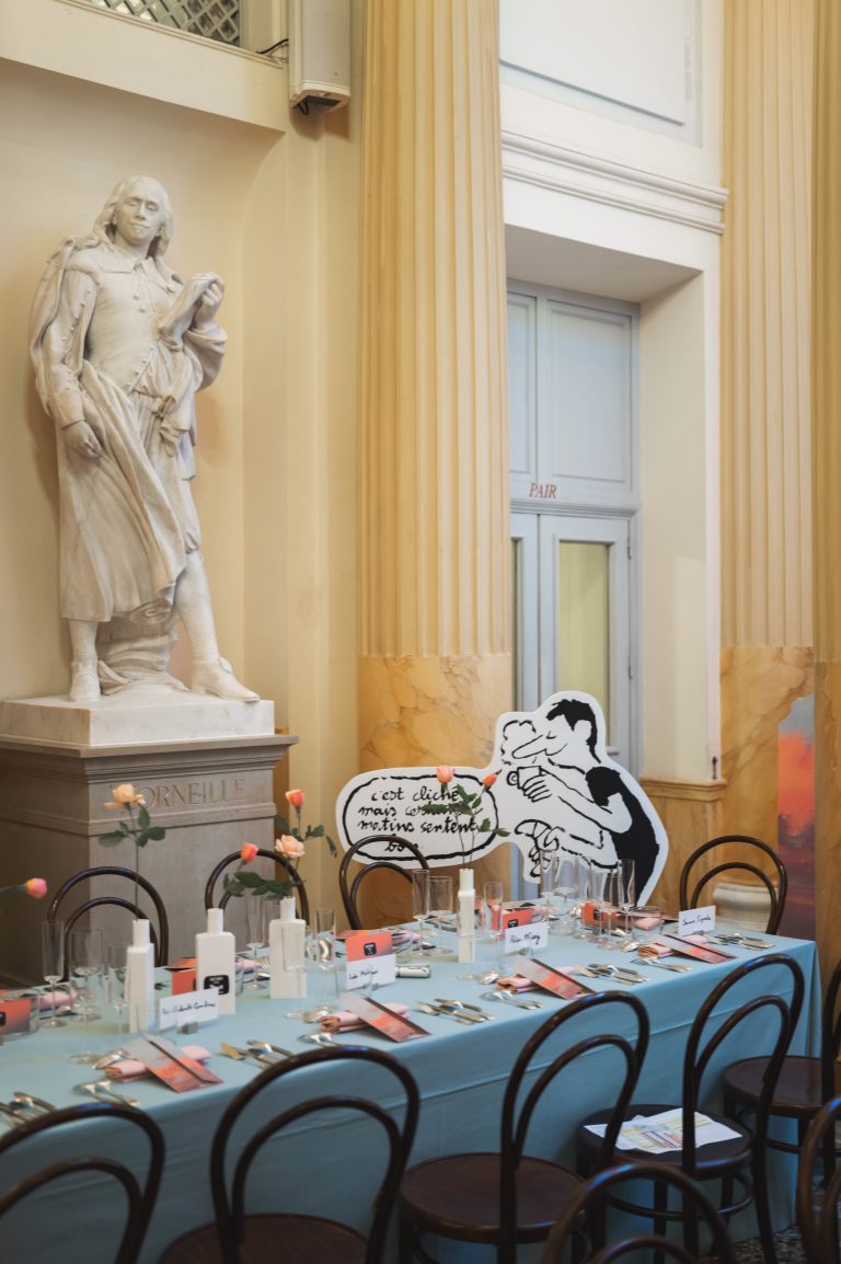 Les dessins délicats de Jean Jullien illuminent le parfum Odéon de MEMO