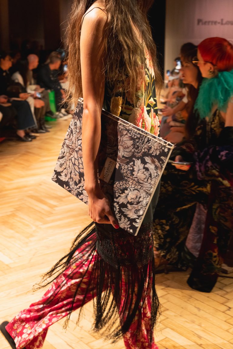 Mix di realtà e illusione sulla passerella di Pierre-Louis Mascia