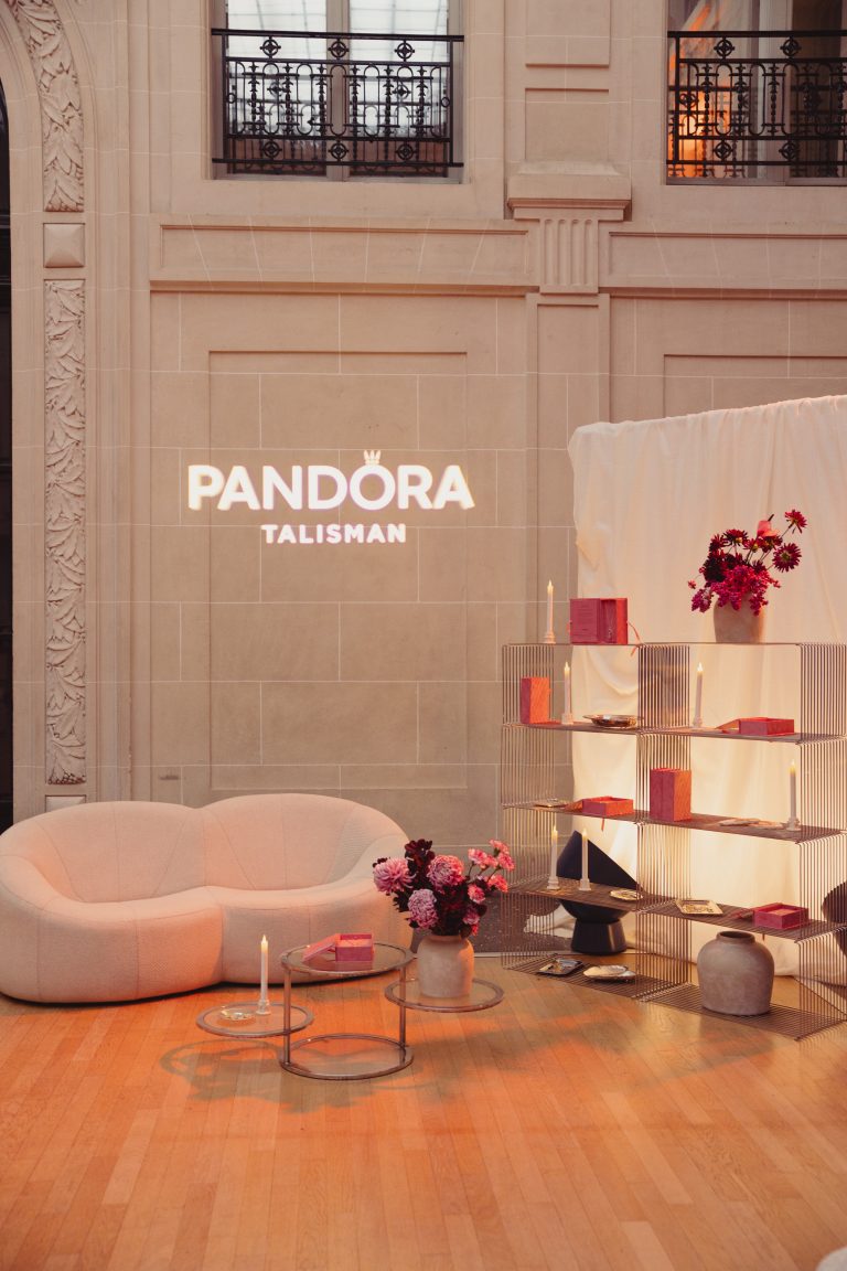 Pandora signe de nouveaux talismans porteurs de messages