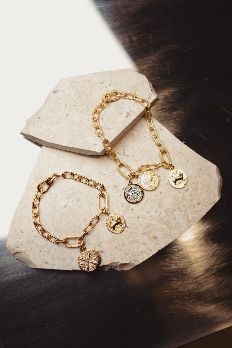 Pandora signe de nouveaux talismans porteurs de messages