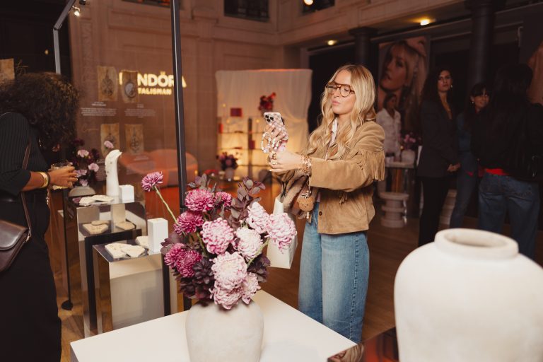  - Pandora signe de nouveaux talismans porteurs de messages