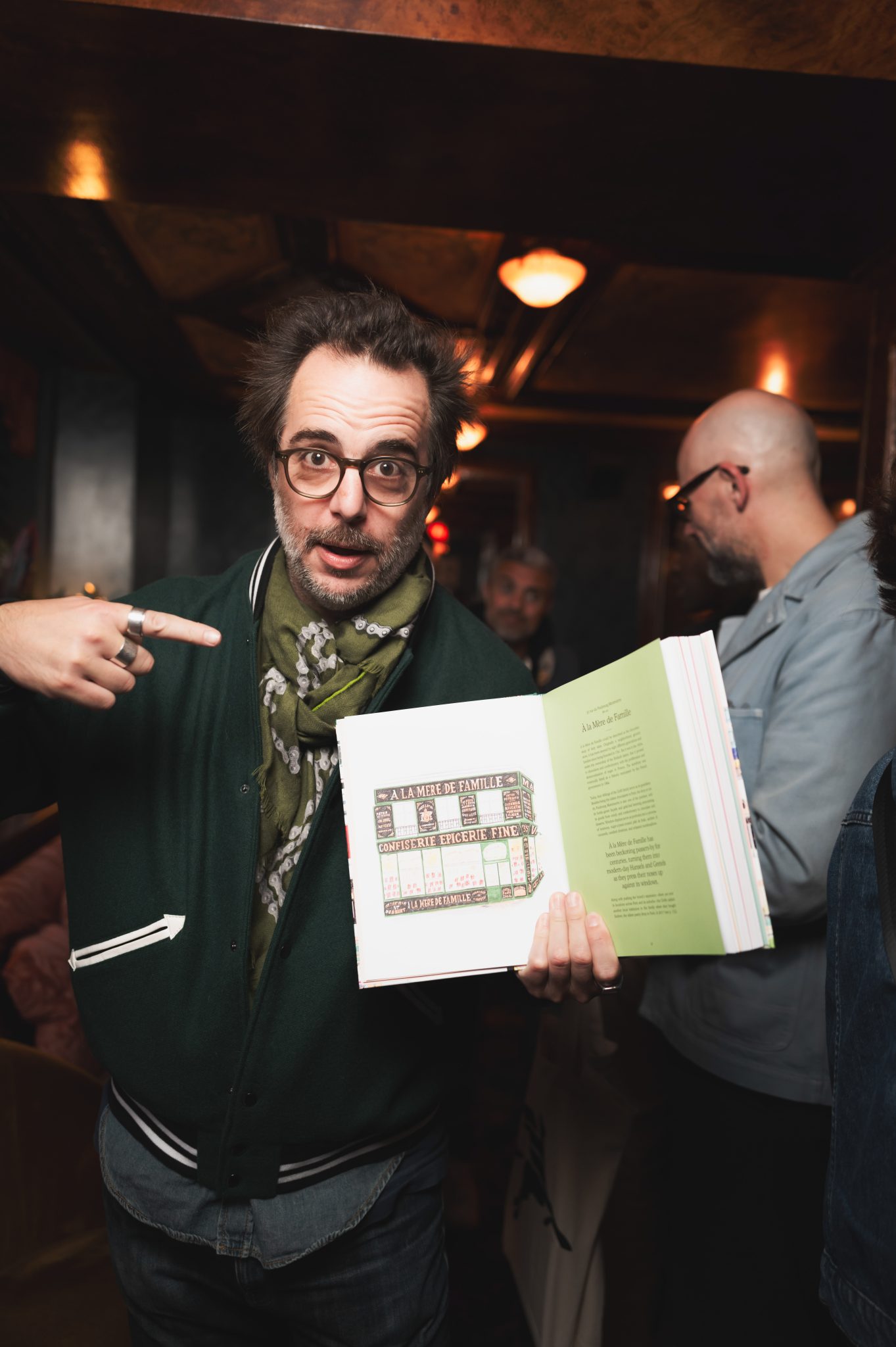  - Joël Holland présente Paris Shopfronts avec Sarah Andelman et Vivian Song