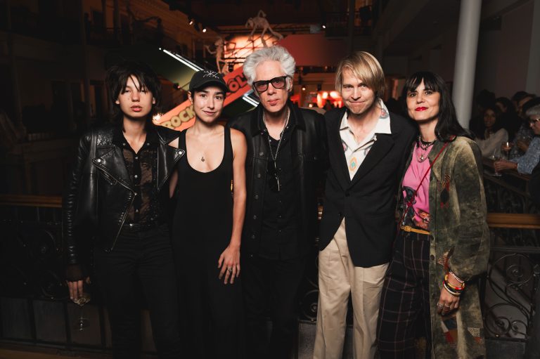  - ROCK’N’DRÔLE, le Rock s’empare du Bon Marché avec Antoine de Caunes 