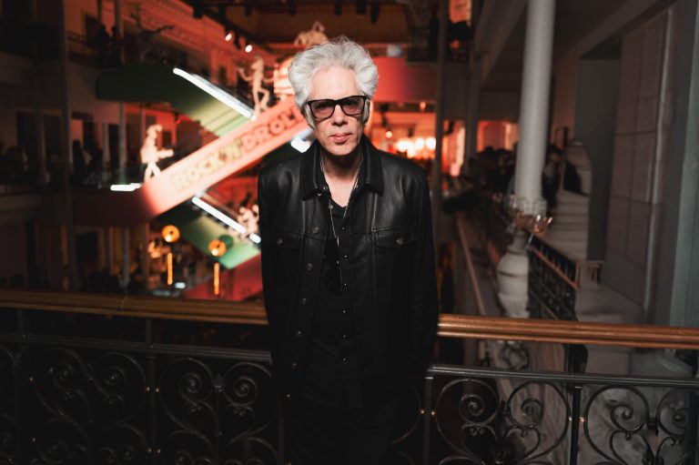  - ROCK’N’DRÔLE, le Rock s’empare du Bon Marché avec Antoine de Caunes 