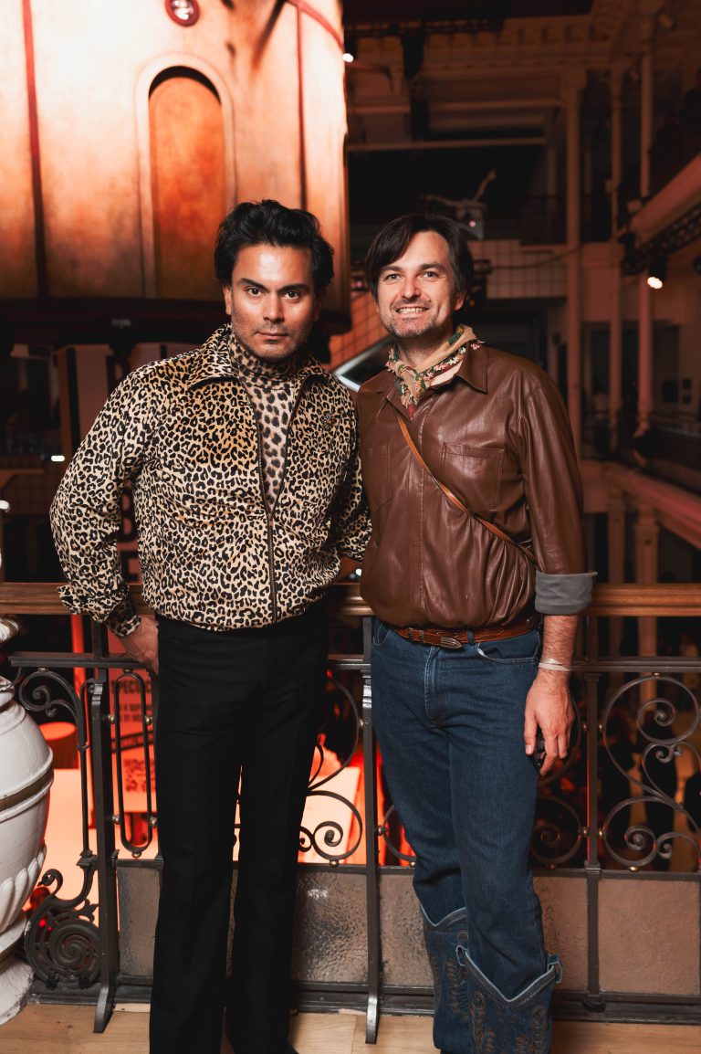  - ROCK’N’DRÔLE, le Rock s’empare du Bon Marché avec Antoine de Caunes 