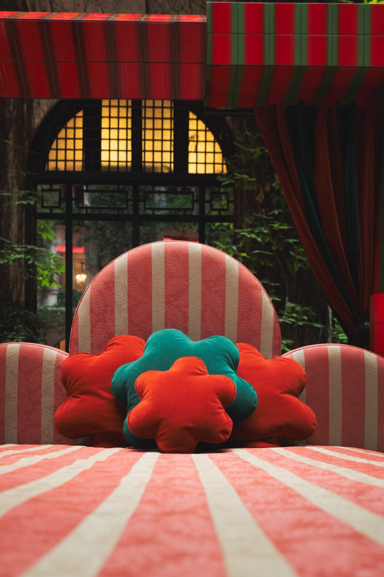 La Cour Jardin du Plaza Athénée fait le lit d’Uchronia