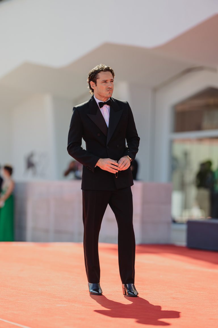  - Ann Lee spiazza Venezia: Amanda Seyfried guida il musical più “inatteso” dell’anno