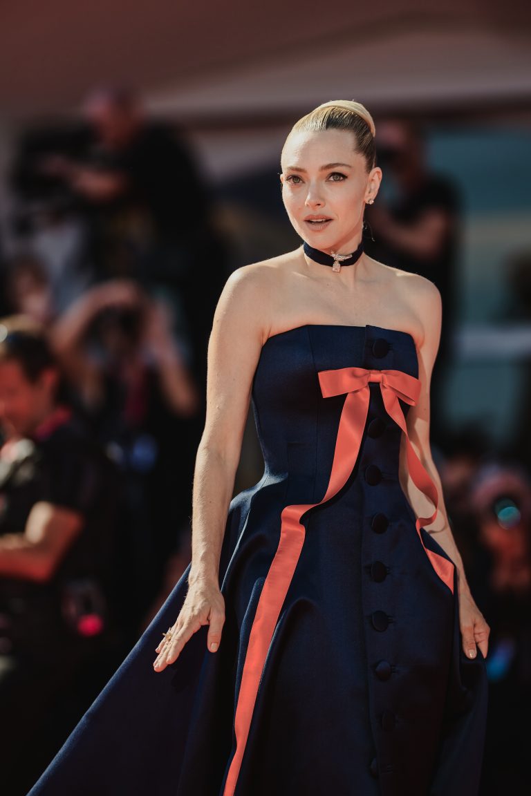  - Ann Lee spiazza Venezia: Amanda Seyfried guida il musical più “inatteso” dell’anno