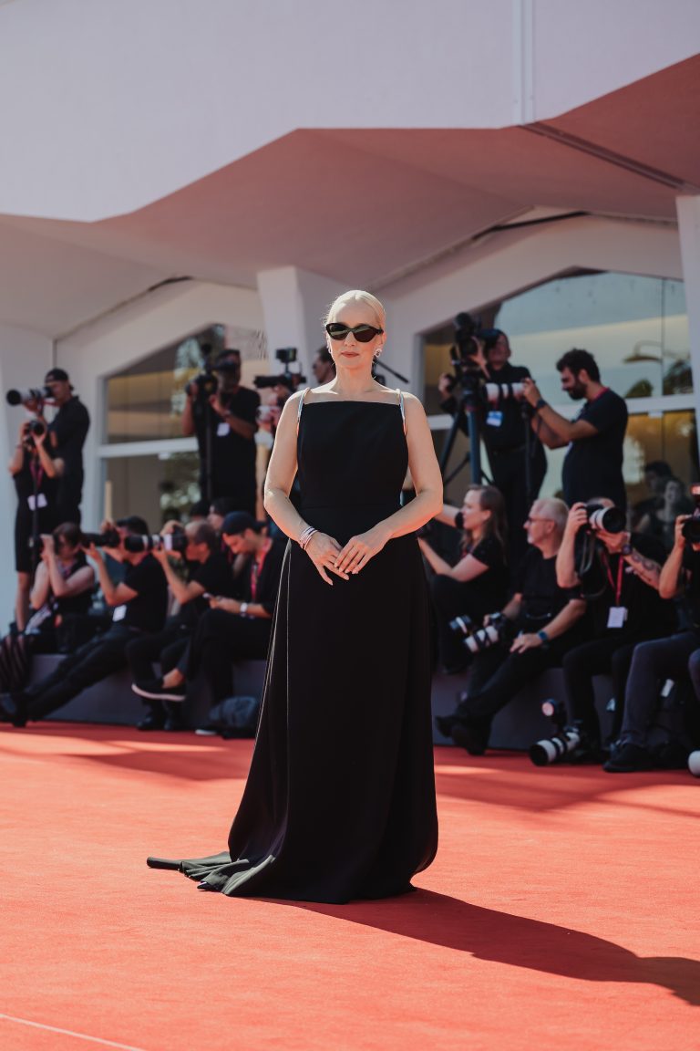  - Ann Lee spiazza Venezia: Amanda Seyfried guida il musical più “inatteso” dell’anno