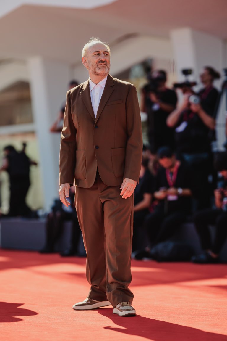  - Ann Lee spiazza Venezia: Amanda Seyfried guida il musical più “inatteso” dell’anno