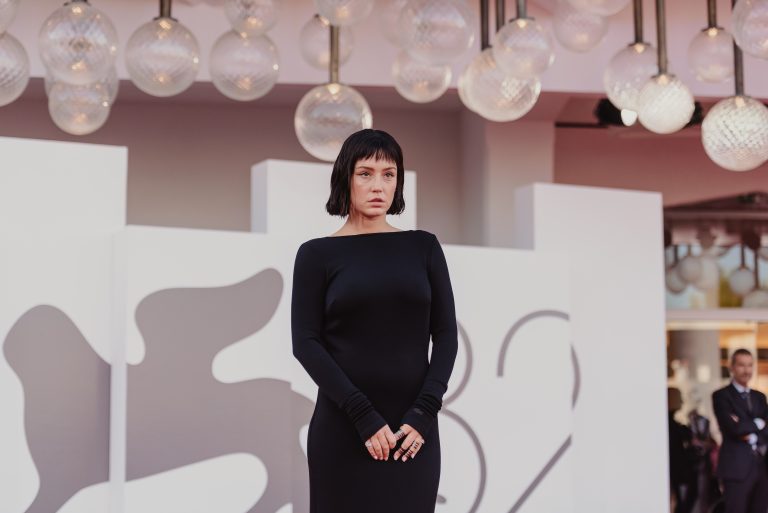  - Venezia 82 chiude con Chien 51: al Lido brillano le star francesi