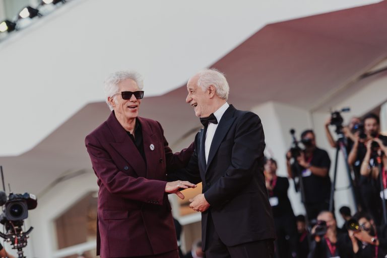  - Jarmusch Leone d’Oro e Servillo in trionfo: si chiude Venezia 82
