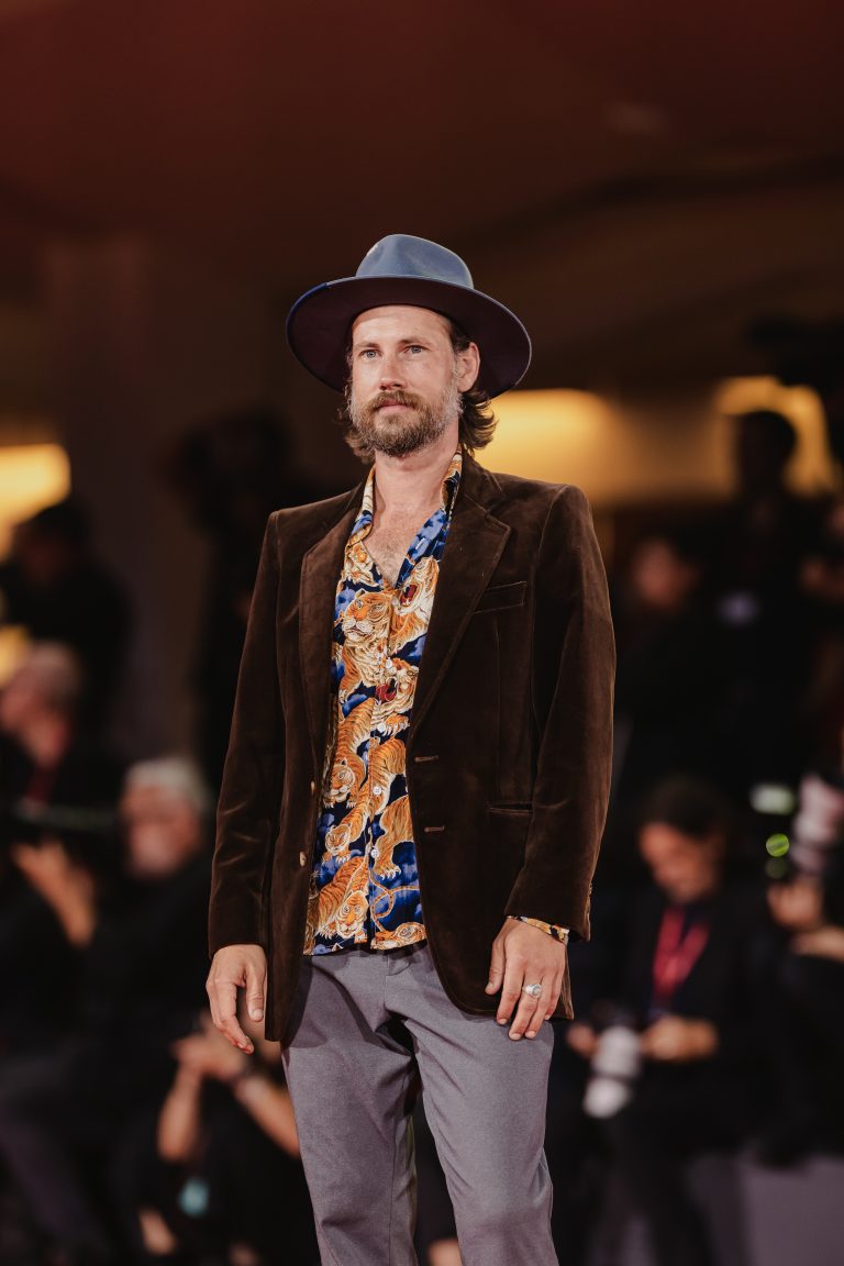  - Venezia 82 applaude Van Sant: stile e tensione sul tappeto rosso di Dead Man’s Wire