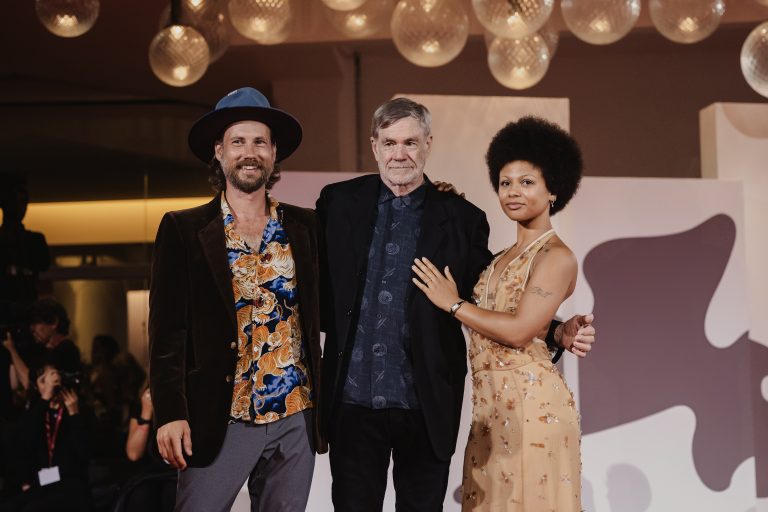  - Venezia 82 applaude Van Sant: stile e tensione sul tappeto rosso di Dead Man’s Wire