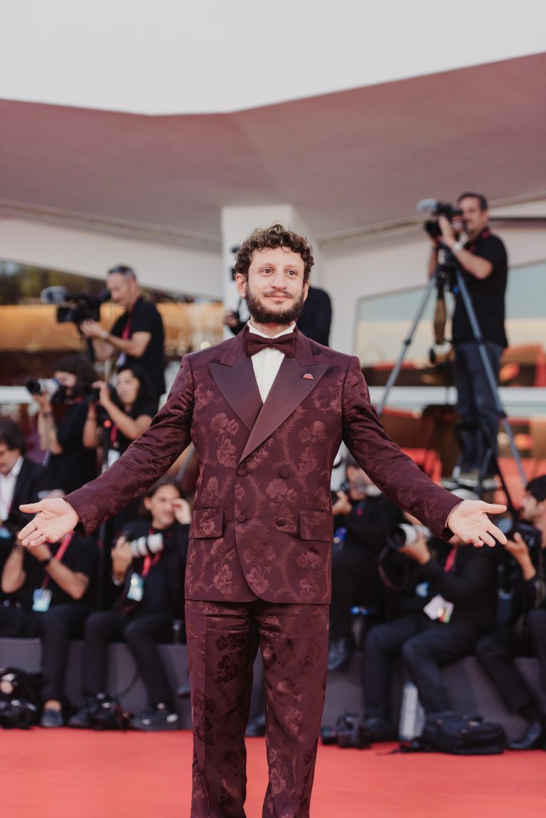  - Duse a Venezia 82: il red carpet diventa teatro e la diva rinasce