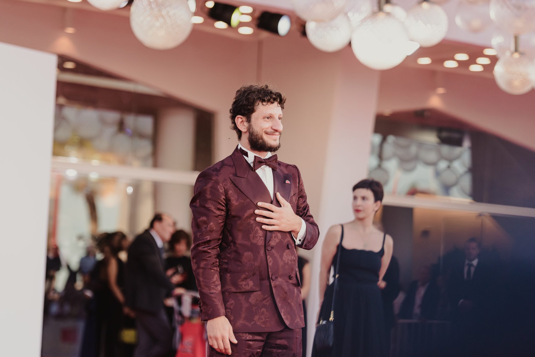  - Le tapis rouge prend des allures de salle de théâtre pour la première de « Duse »