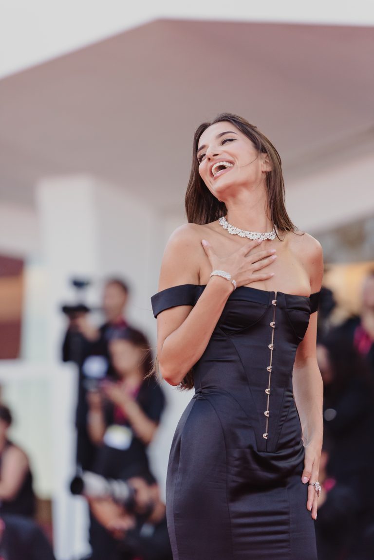  - Duse a Venezia 82: il red carpet diventa teatro e la diva rinasce