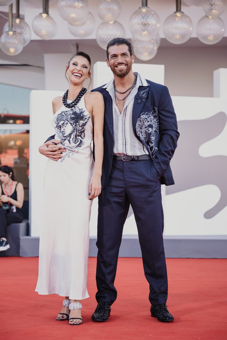  - “Elisa” by Di Costanzo: Silent Guilt on the Red Carpet