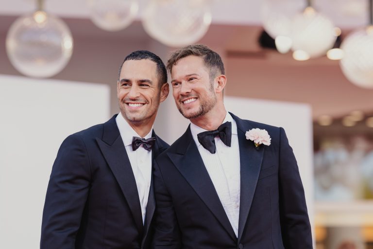  - “Elisa” by Di Costanzo: Silent Guilt on the Red Carpet