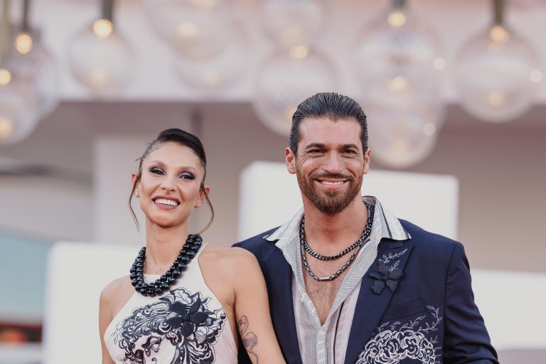  - “Elisa” by Di Costanzo: Silent Guilt on the Red Carpet