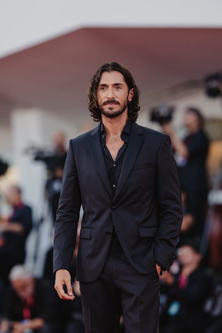  - Jarmusch porta silenzi a Venezia 82, ma il red carpet esplode tra Blanchett e Rampling