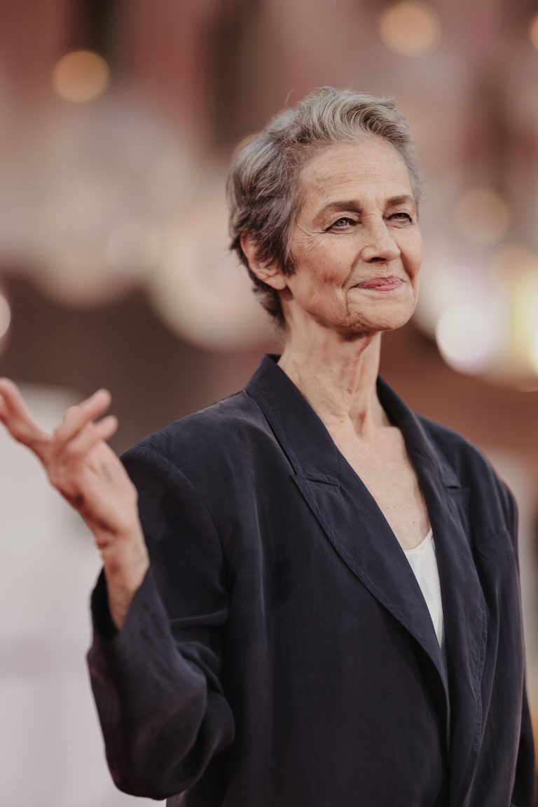  - Jarmusch porta silenzi a Venezia 82, ma il red carpet esplode tra Blanchett e Rampling