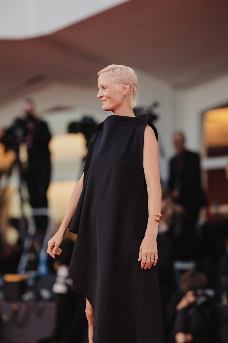  - Jarmusch porta silenzi a Venezia 82, ma il red carpet esplode tra Blanchett e Rampling