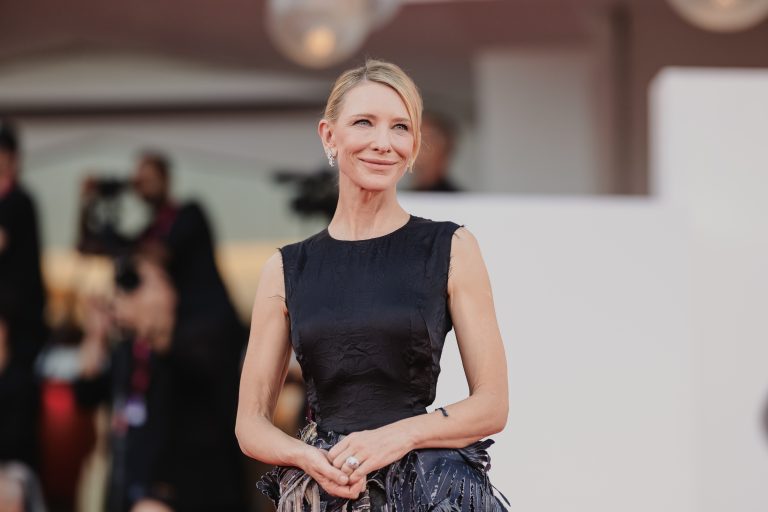  - Jarmusch porta silenzi a Venezia 82, ma il red carpet esplode tra Blanchett e Rampling