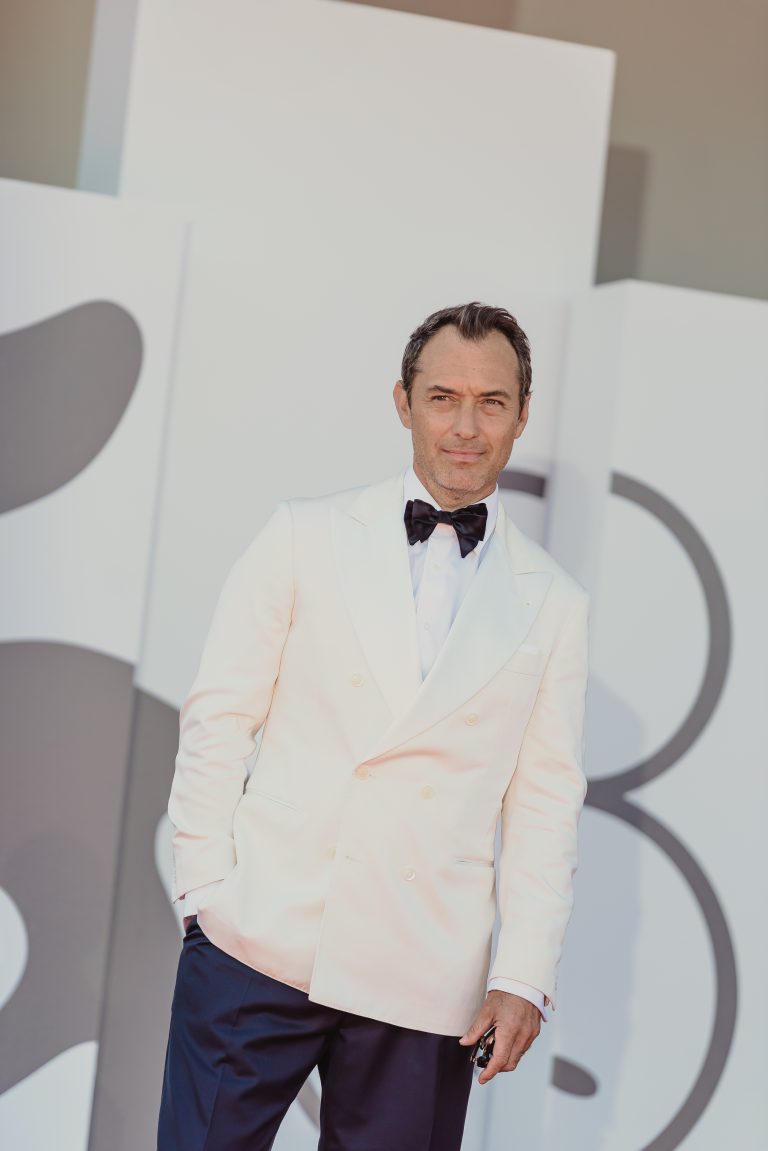  - Jude Law e il suo Putin: quando il glamour diventa geopolitica al Lido