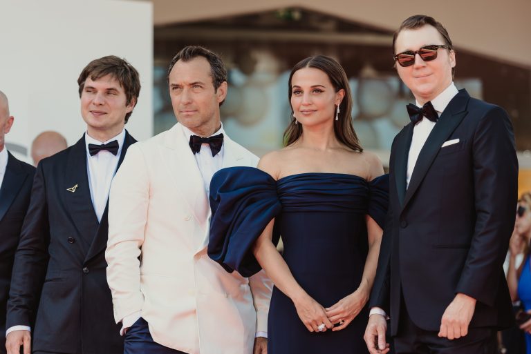  - Jude Law e il suo Putin: quando il glamour diventa geopolitica al Lido