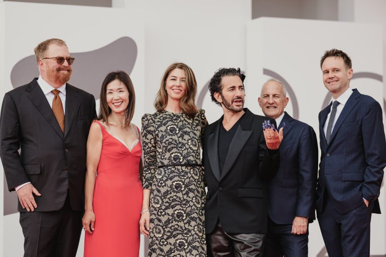  - “Marc by Sofia”, une amitié mythique transformée en un récit visuel esthétique