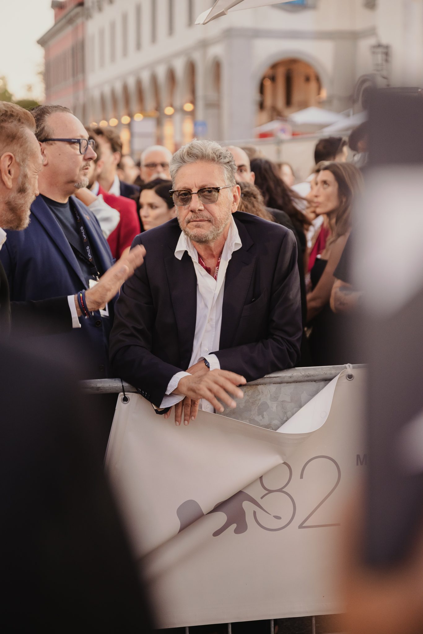  - Au-delà du tapis rouge : la Mostra dévoile ses secrets en coulisses