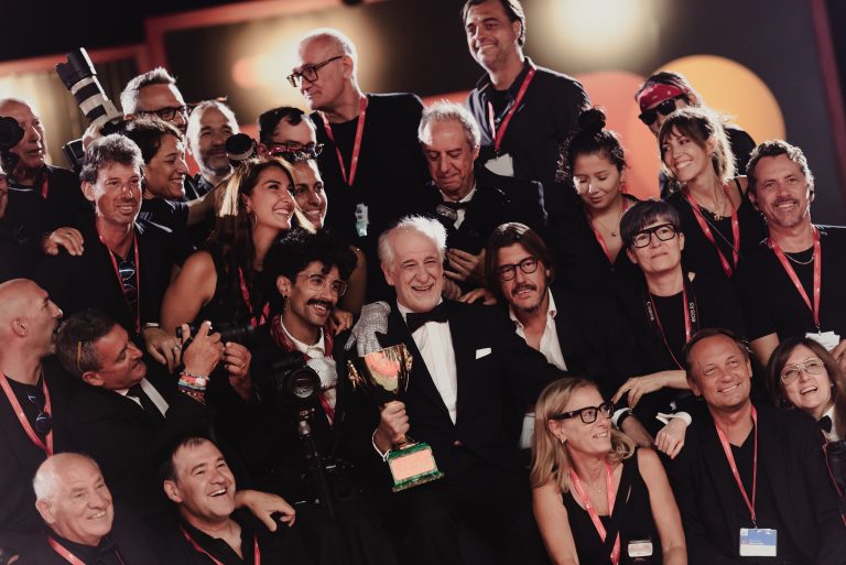  - Jarmusch Leone d’Oro e Servillo in trionfo: si chiude Venezia 82