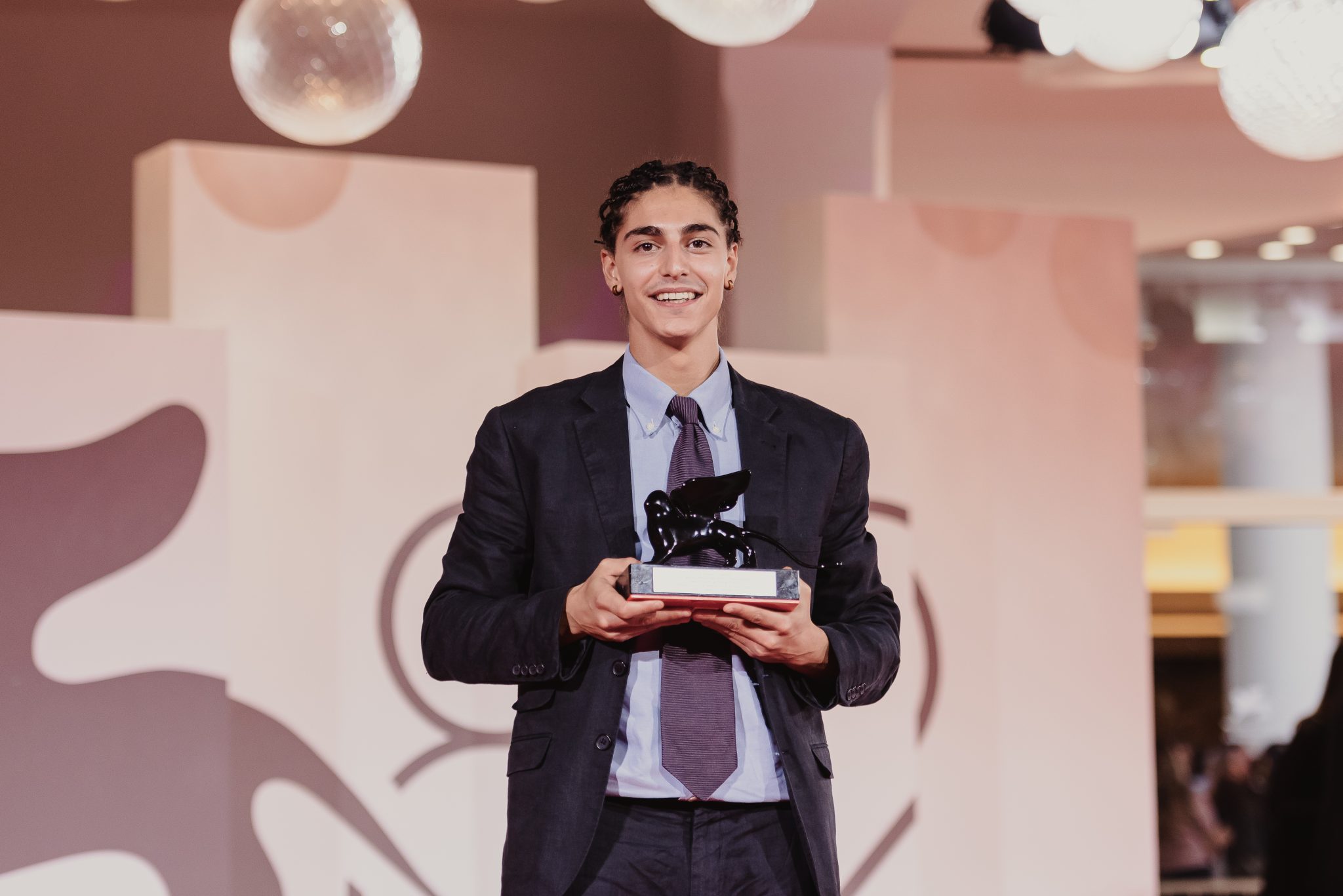  - Jim Jarmusch Scoops the Coveted Golden Lion for “Father Mother Sister Brother”