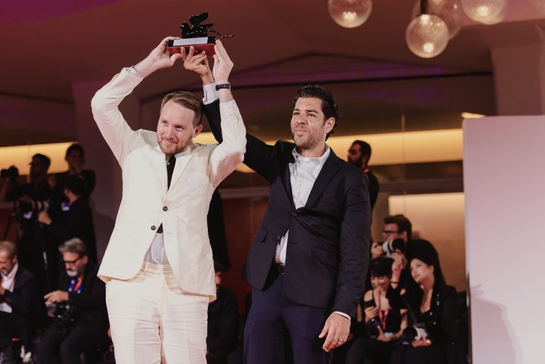  - Jarmusch Leone d’Oro e Servillo in trionfo: si chiude Venezia 82