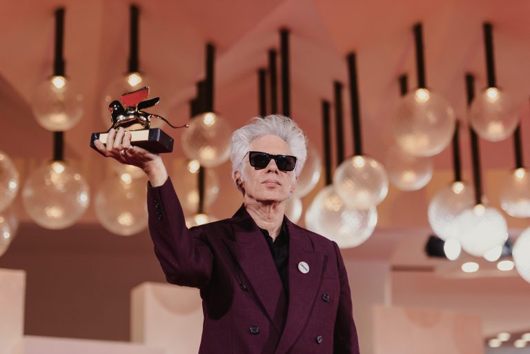  - Jarmusch Leone d’Oro e Servillo in trionfo: si chiude Venezia 82