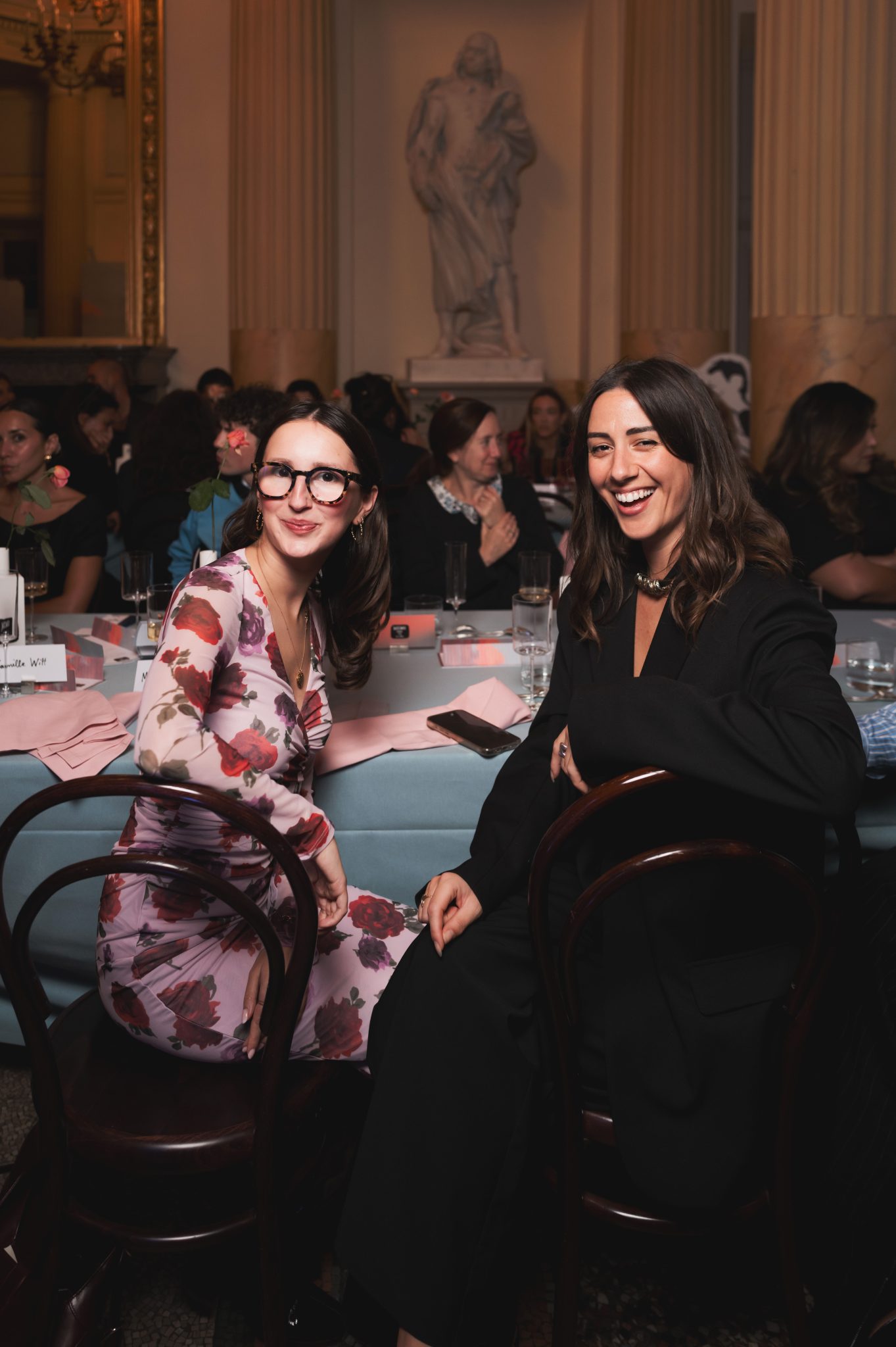  - Les dessins délicats de Jean Jullien illuminent le parfum Odéon de MEMO