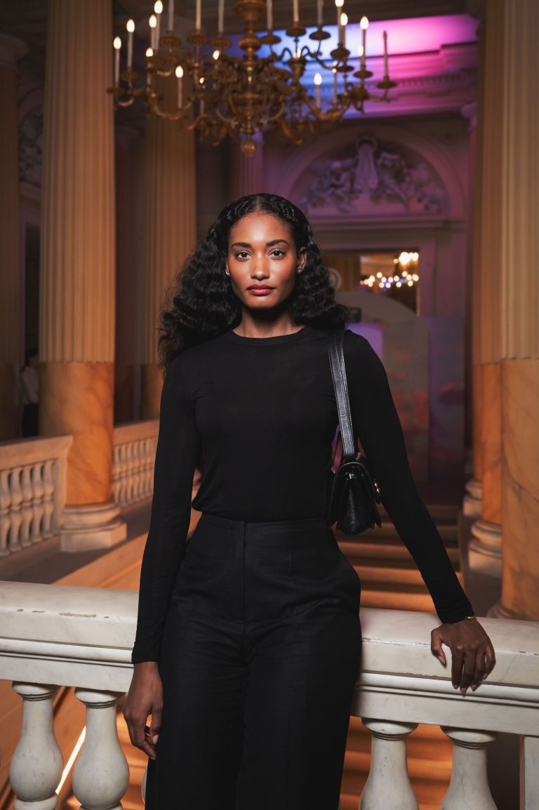  - Les dessins délicats de Jean Jullien illuminent le parfum Odéon de MEMO