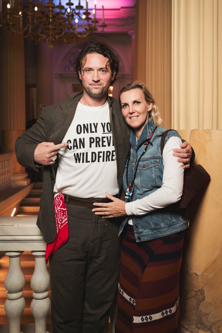  - Les dessins délicats de Jean Jullien illuminent le parfum Odéon de MEMO