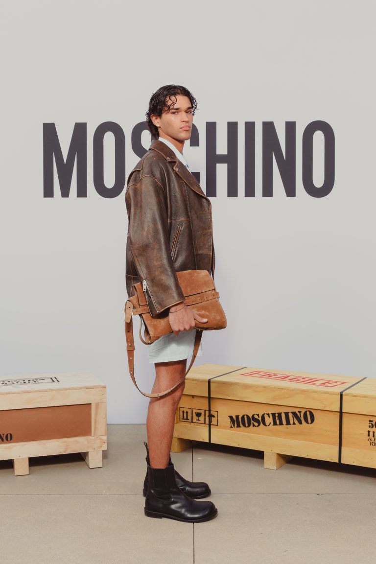  - L’arte dell’upcycling trionfa sulla passerella di Moschino