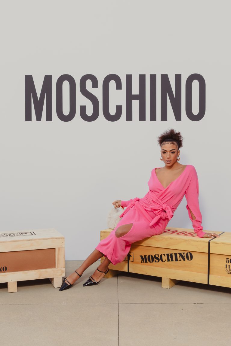  - L’arte dell’upcycling trionfa sulla passerella di Moschino
