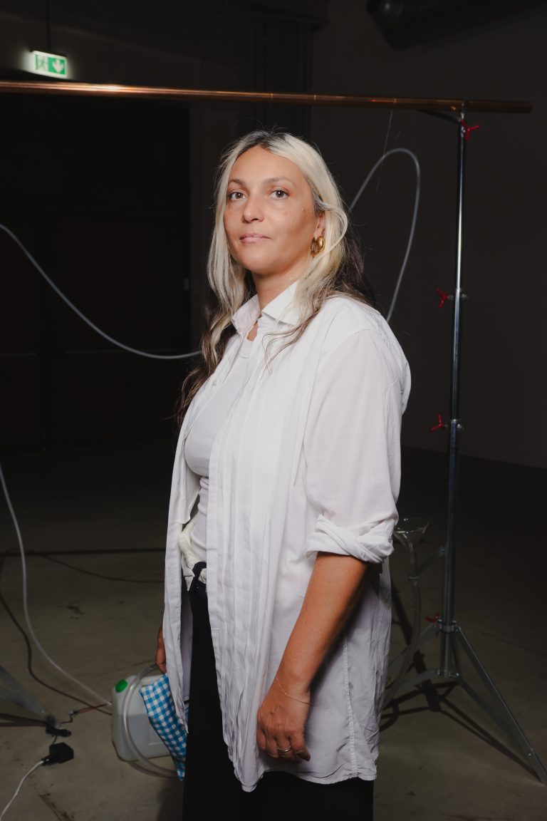  - Yuko Mohri a Pirelli HangarBicocca: grovigli, suoni e sculture effimere