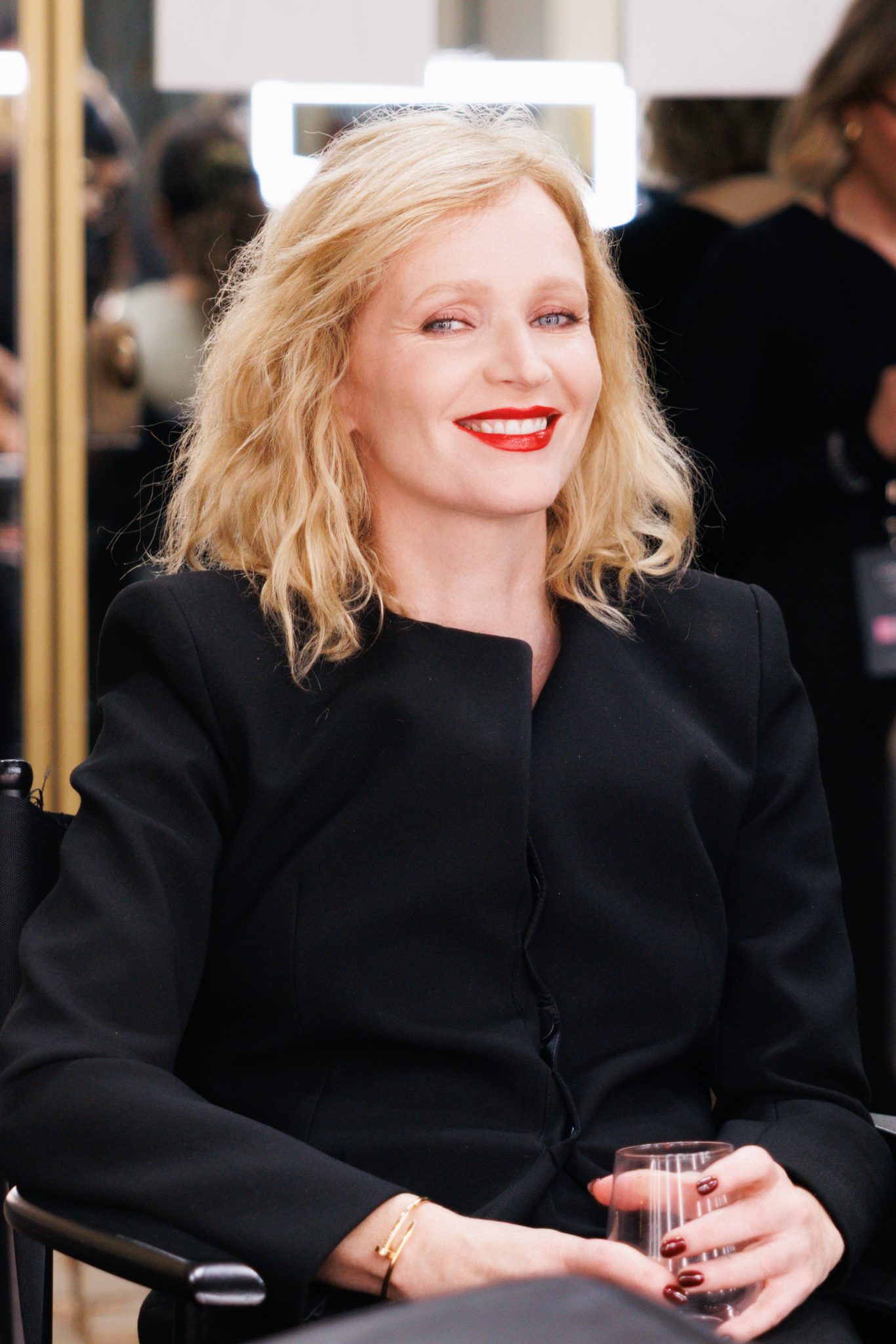  - L’Oréal Paris fait défiler les plus grandes célébrités sur le parvis de l’Hôtel de Ville